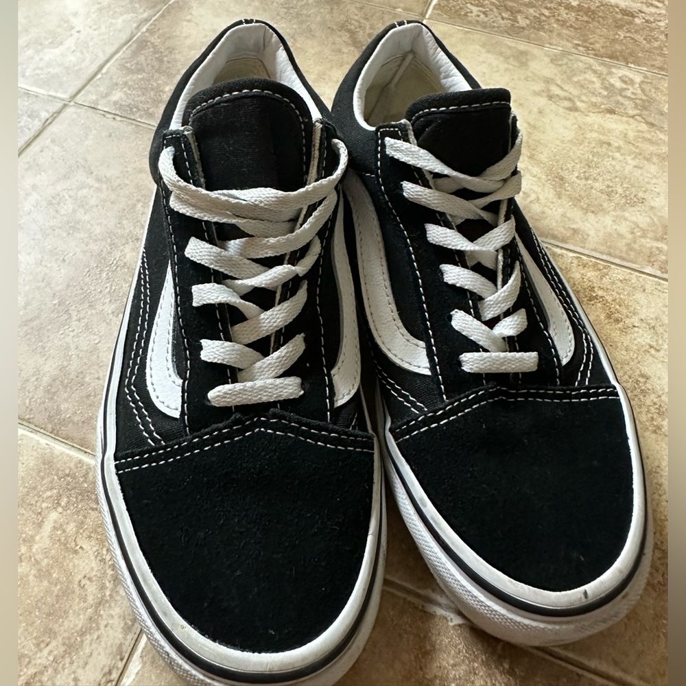 Kids Vans - Picture 2 of 4